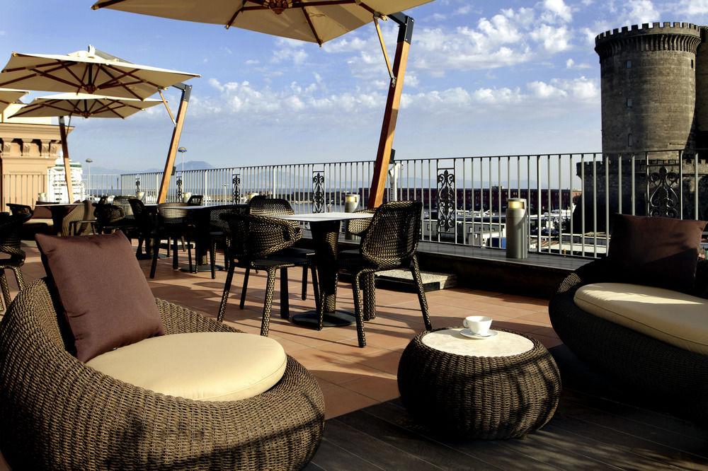 Mercure Napoli Centro Angioino Kültér fotó