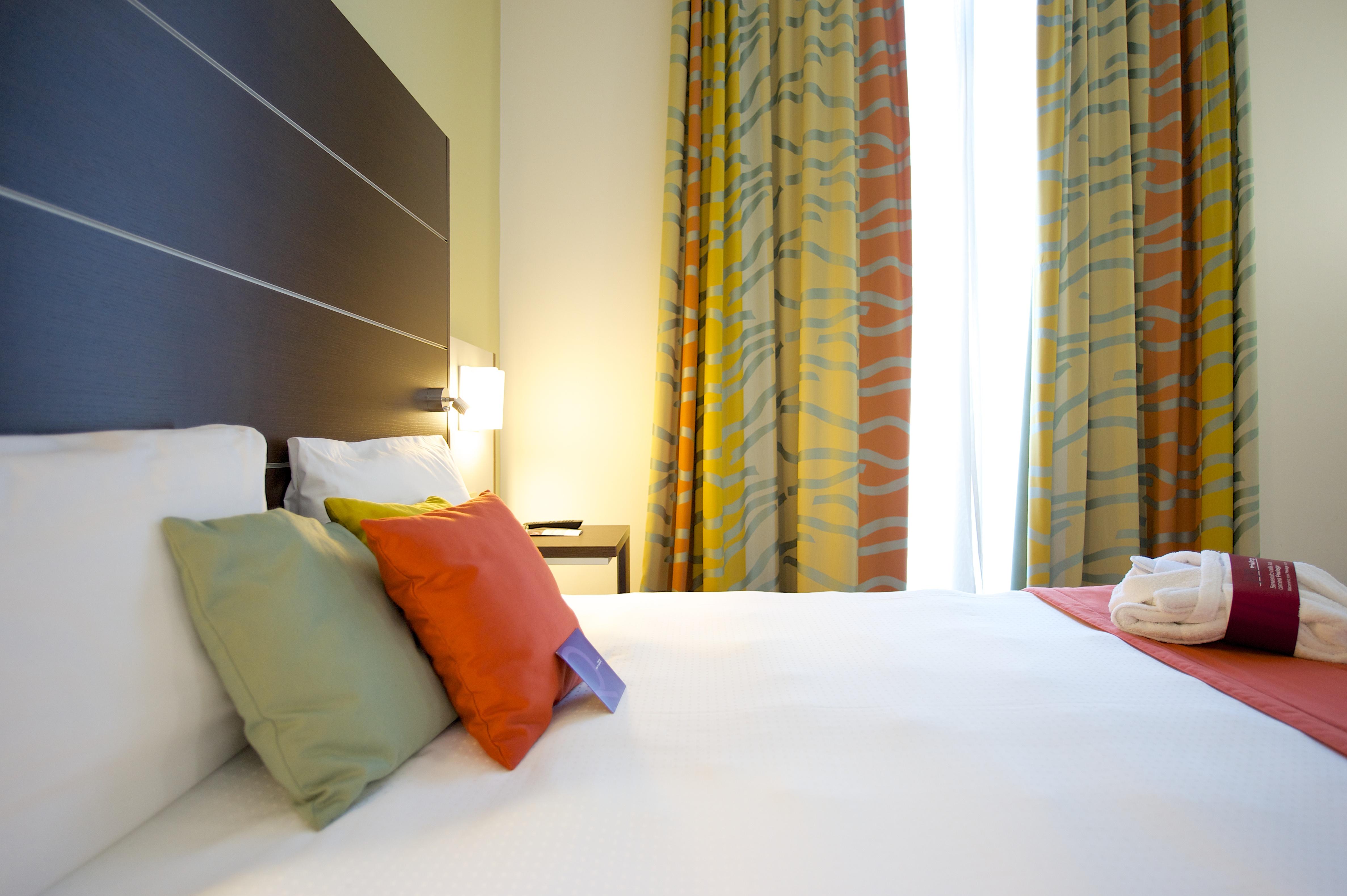 Mercure Napoli Centro Angioino Kültér fotó