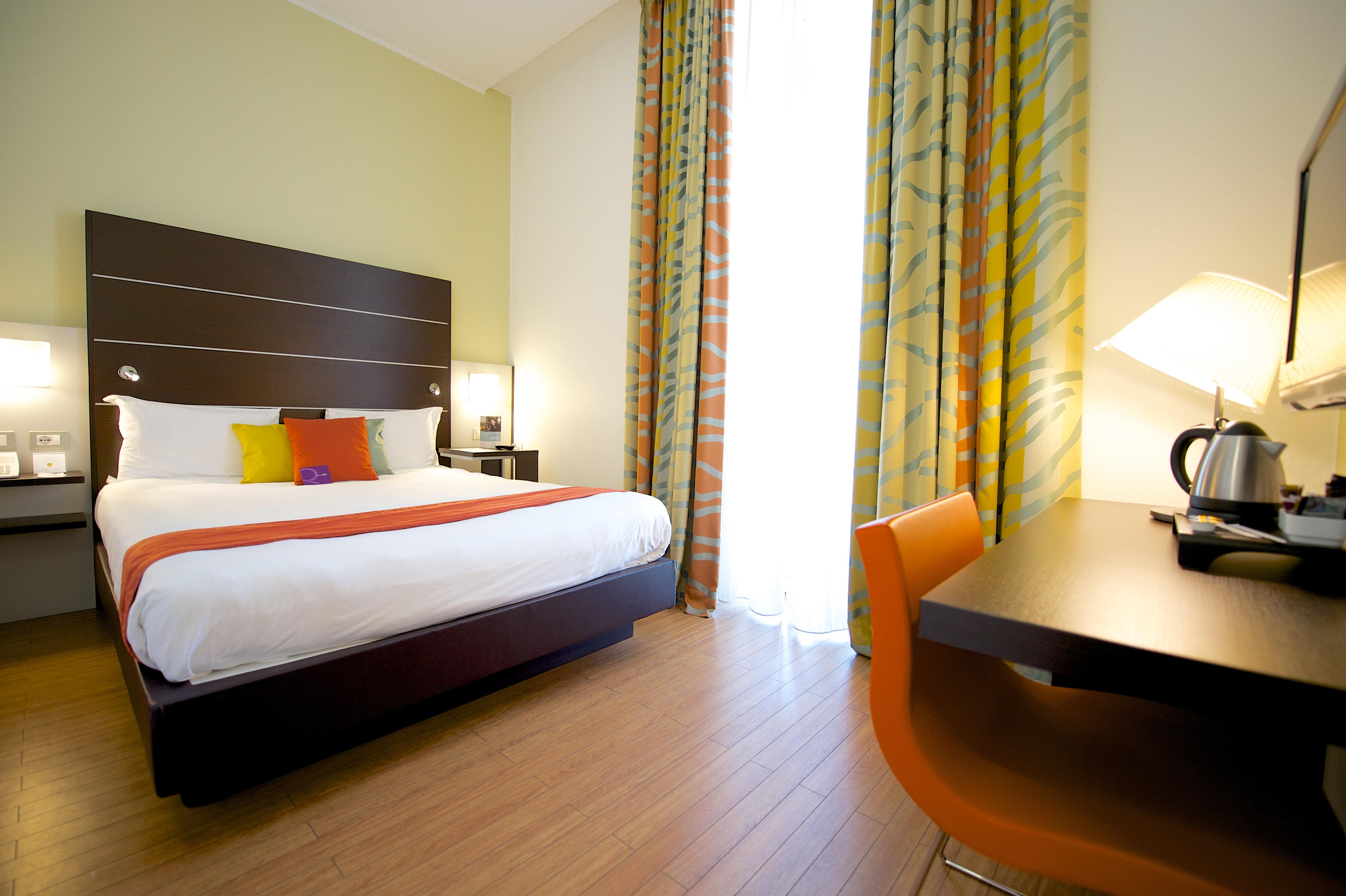Mercure Napoli Centro Angioino Kültér fotó