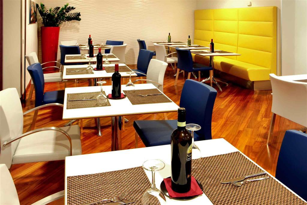 Mercure Napoli Centro Angioino Étterem fotó