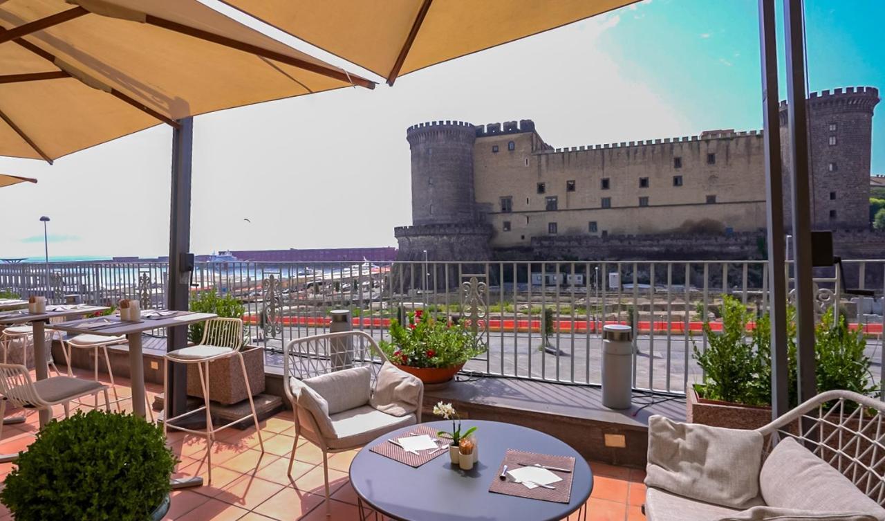 Mercure Napoli Centro Angioino Kültér fotó