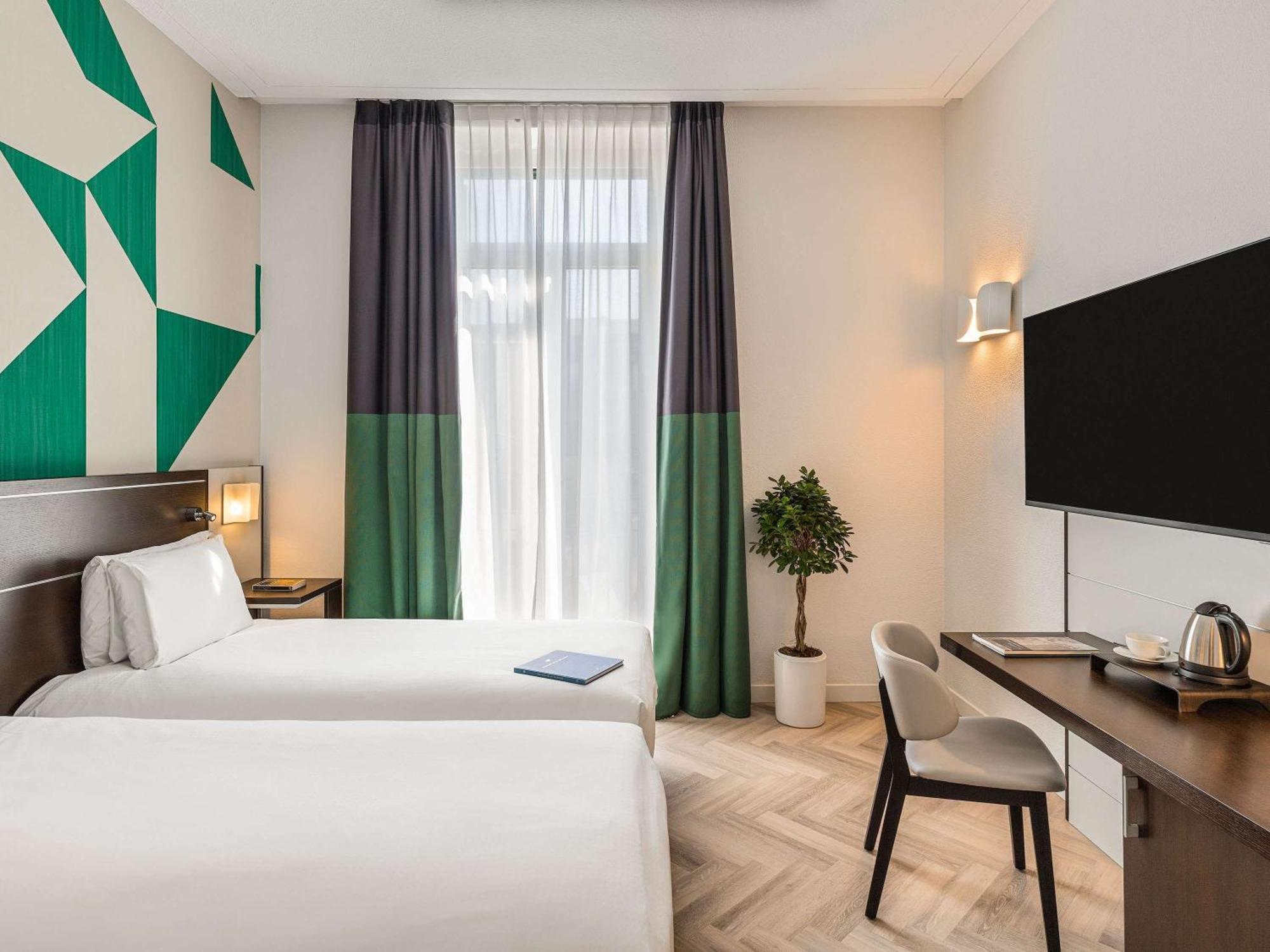 Mercure Napoli Centro Angioino Kültér fotó