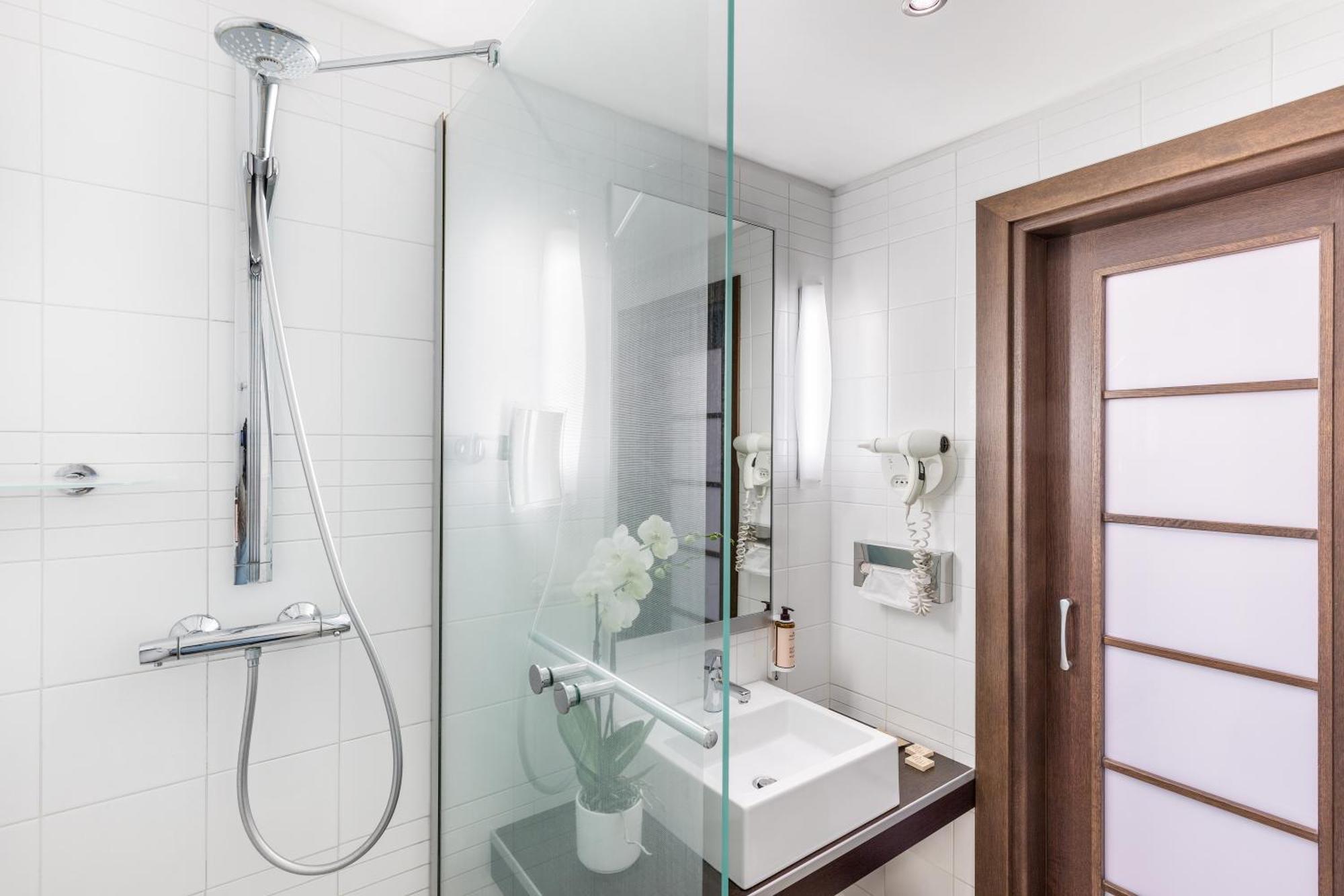 Mercure Napoli Centro Angioino Kültér fotó