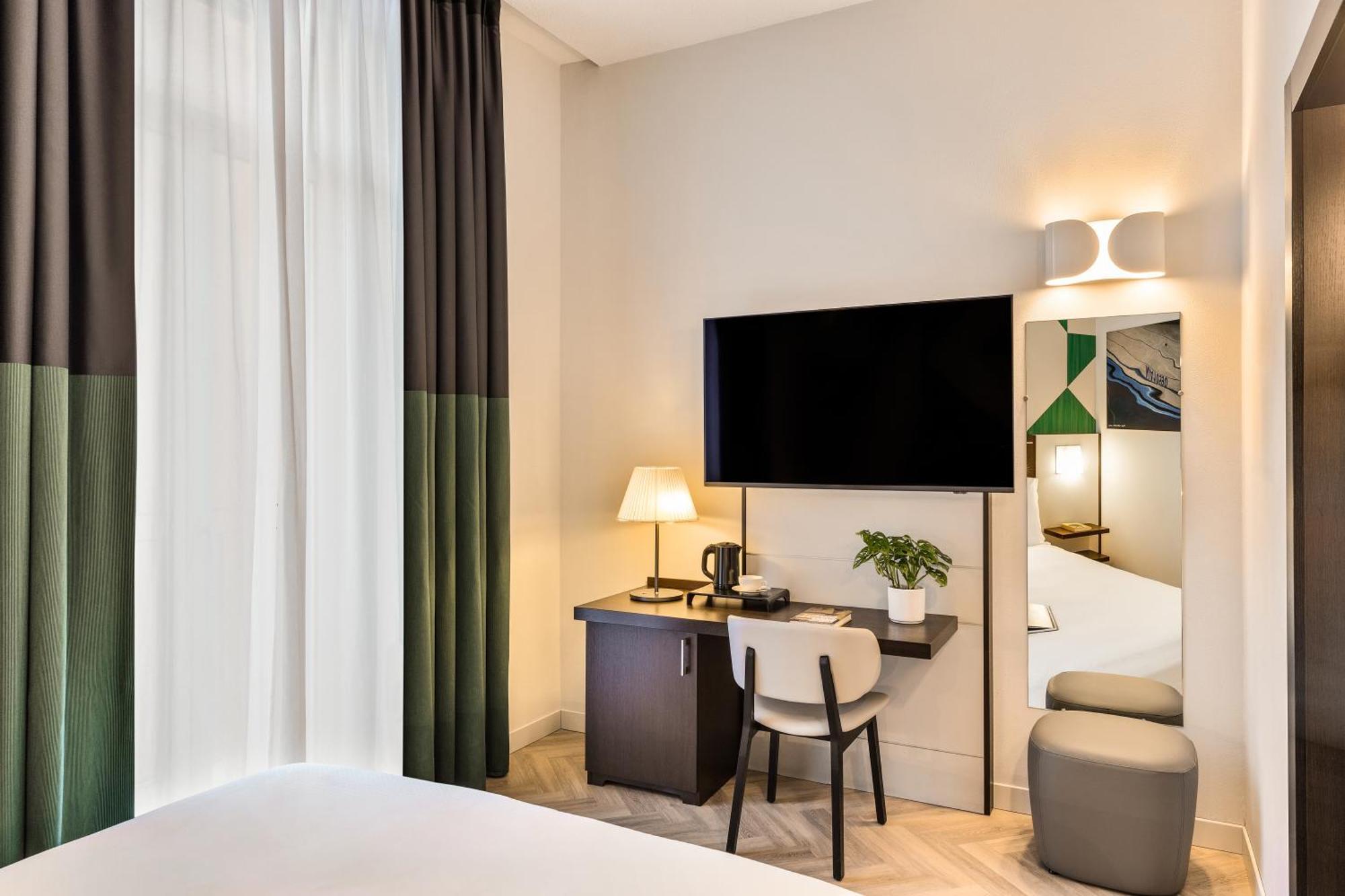 Mercure Napoli Centro Angioino Kültér fotó