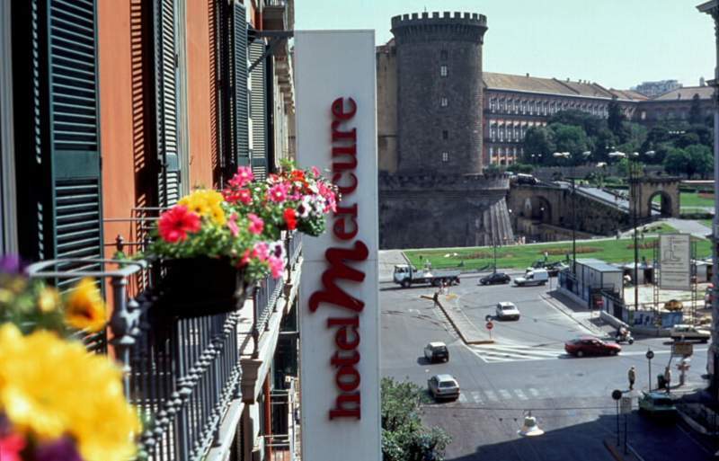 Mercure Napoli Centro Angioino Kültér fotó